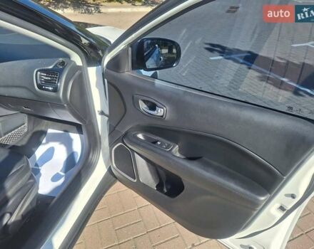 Білий Джип Compass, об'ємом двигуна 2.36 л та пробігом 180 тис. км за 13150 $, фото 31 на Automoto.ua