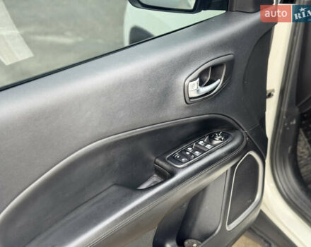 Білий Джип Compass, об'ємом двигуна 2.4 л та пробігом 64 тис. км за 16500 $, фото 10 на Automoto.ua