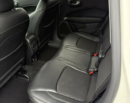 Білий Джип Compass, об'ємом двигуна 2.4 л та пробігом 172 тис. км за 14000 $, фото 10 на Automoto.ua