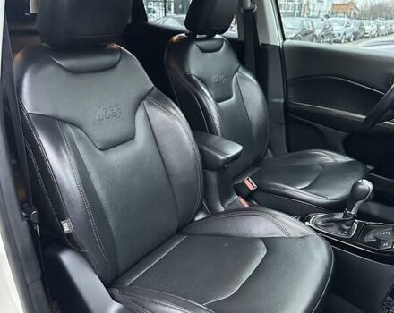 Белый Джип Компас, объемом двигателя 2.4 л и пробегом 101 тыс. км за 16800 $, фото 38 на Automoto.ua