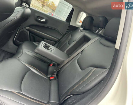 Белый Джип Компас, объемом двигателя 2.36 л и пробегом 190 тыс. км за 12900 $, фото 23 на Automoto.ua