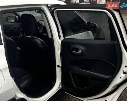 Белый Джип Компас, объемом двигателя 2.4 л и пробегом 225 тыс. км за 10700 $, фото 23 на Automoto.ua