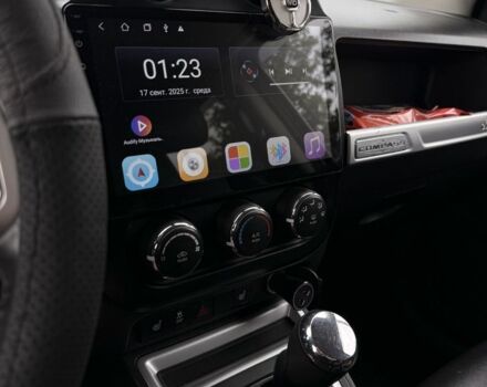 Белый Джип Компас, объемом двигателя 2 л и пробегом 190 тыс. км за 11500 $, фото 6 на Automoto.ua