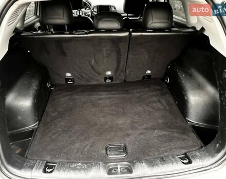 Белый Джип Компас, объемом двигателя 2.4 л и пробегом 225 тыс. км за 10700 $, фото 22 на Automoto.ua