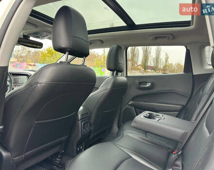 Белый Джип Компас, объемом двигателя 2.36 л и пробегом 190 тыс. км за 12900 $, фото 22 на Automoto.ua