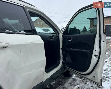 Белый Джип Компас, объемом двигателя 2.4 л и пробегом 227 тыс. км за 8200 $, фото 18 на Automoto.ua