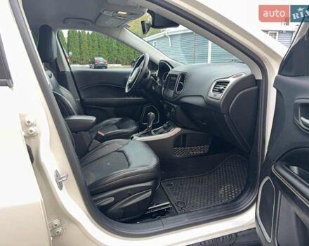 Білий Джип Compass, об'ємом двигуна 2.36 л та пробігом 300 тис. км за 2400 $, фото 4 на Automoto.ua