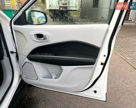 Белый Джип Компас, объемом двигателя 2.36 л и пробегом 117 тыс. км за 14900 $, фото 10 на Automoto.ua