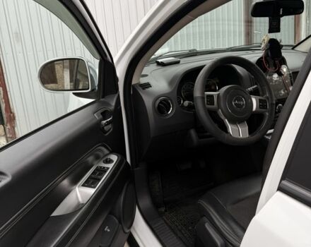 Белый Джип Компас, объемом двигателя 2 л и пробегом 190 тыс. км за 11500 $, фото 5 на Automoto.ua