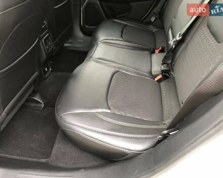 Білий Джип Compass, об'ємом двигуна 2.4 л та пробігом 52 тис. км за 15500 $, фото 11 на Automoto.ua