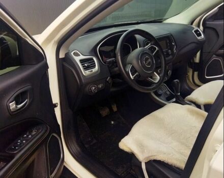 Білий Джип Compass, об'ємом двигуна 0 л та пробігом 50 тис. км за 12000 $, фото 5 на Automoto.ua