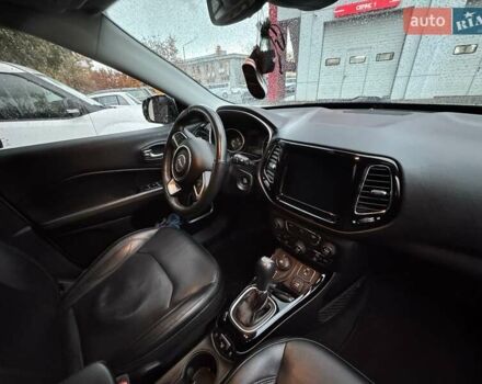 Джип Компас 2018 в Днепре (Днепропетровске) на Automoto.ua Белый Джип Компас, объемом двигателя 2.36 л и пробегом 112 тыс. км за 16300 $, фото 10 на Automoto.ua