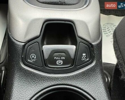 Белый Джип Компас, объемом двигателя 2.36 л и пробегом 73 тыс. км за 10500 $, фото 14 на Automoto.ua