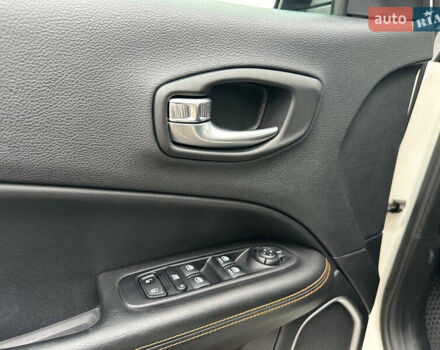 Білий Джип Compass, об'ємом двигуна 2.36 л та пробігом 190 тис. км за 11900 $, фото 17 на Automoto.ua