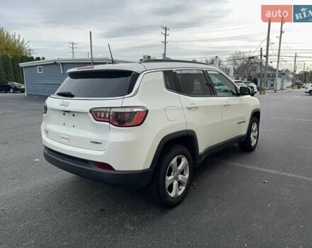 Білий Джип Compass, об'ємом двигуна 2.36 л та пробігом 300 тис. км за 2400 $, фото 3 на Automoto.ua