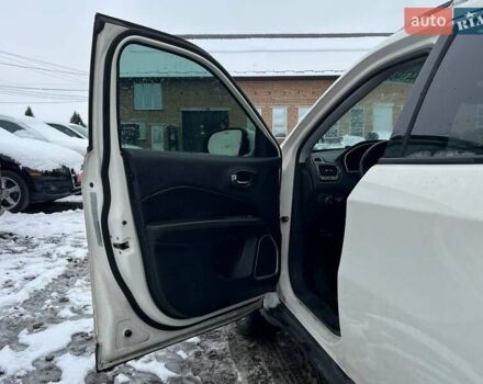 Белый Джип Компас, объемом двигателя 2.4 л и пробегом 227 тыс. км за 8200 $, фото 17 на Automoto.ua