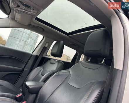 Белый Джип Компас, объемом двигателя 2.36 л и пробегом 190 тыс. км за 12900 $, фото 21 на Automoto.ua