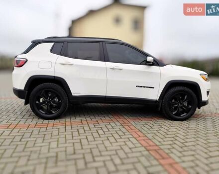 Белый Джип Компас, объемом двигателя 2.36 л и пробегом 74 тыс. км за 16250 $, фото 4 на Automoto.ua