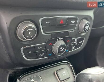 Белый Джип Компас, объемом двигателя 2.4 л и пробегом 227 тыс. км за 8200 $, фото 10 на Automoto.ua