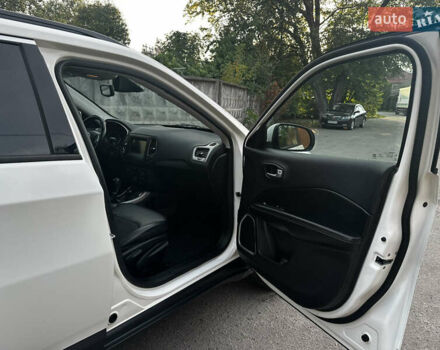 Білий Джип Compass, об'ємом двигуна 2.36 л та пробігом 79 тис. км за 15650 $, фото 37 на Automoto.ua