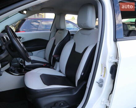 Джип Компас 2019 в Киеве на Automoto.ua Белый Джип Компас, объемом двигателя 2.36 л и пробегом 15 тыс. км за 21000 $, фото 7 на Automoto.ua