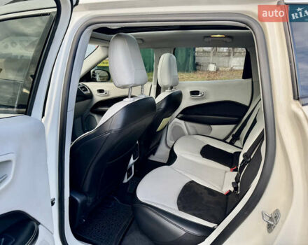 Білий Джип Compass, об'ємом двигуна 2.36 л та пробігом 141 тис. км за 14999 $, фото 12 на Automoto.ua