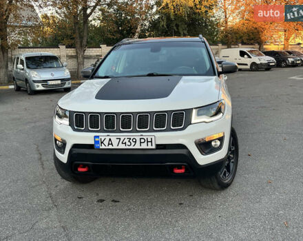 Джип Компас 2019 в Киеве на Automoto.ua Белый Джип Компас, объемом двигателя 2.36 л и пробегом 109 тыс. км за 17500 $, фото 28 на Automoto.ua