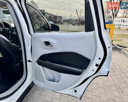 Білий Джип Compass, об'ємом двигуна 2.36 л та пробігом 141 тис. км за 14999 $, фото 17 на Automoto.ua