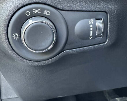 Білий Джип Compass, об'ємом двигуна 2.4 л та пробігом 177 тис. км за 12500 $, фото 22 на Automoto.ua