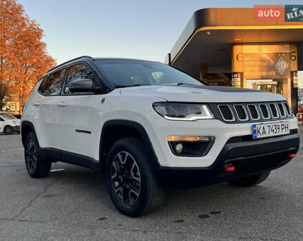 Джип Компас 2019 в Киеве на Automoto.ua Белый Джип Компас, объемом двигателя 2.36 л и пробегом 109 тыс. км за 17500 $, фото 3 на Automoto.ua