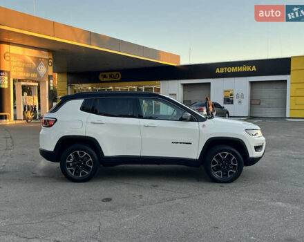 Джип Компас 2019 в Киеве на Automoto.ua Белый Джип Компас, объемом двигателя 2.36 л и пробегом 109 тыс. км за 17500 $, фото 8 на Automoto.ua