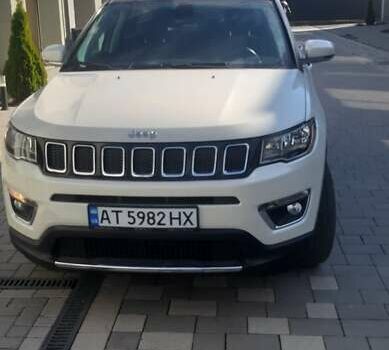 Джип Compass 2019 у Івано-Франківську на Automoto.ua Білий Джип Compass, об'ємом двигуна 2.36 л та пробігом 82 тис. км за 14900 $, фото 1 на Automoto.ua