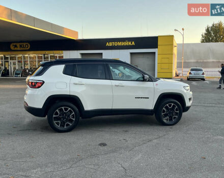 Джип Компас 2019 в Киеве на Automoto.ua Белый Джип Компас, объемом двигателя 2.36 л и пробегом 109 тыс. км за 17500 $, фото 9 на Automoto.ua