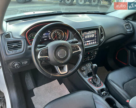 Джип Компас 2019 в Киеве на Automoto.ua Белый Джип Компас, объемом двигателя 2.36 л и пробегом 109 тыс. км за 17500 $, фото 37 на Automoto.ua