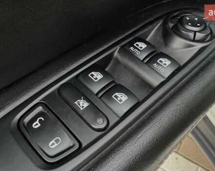 Білий Джип Compass, об'ємом двигуна 2.36 л та пробігом 107 тис. км за 17700 $, фото 32 на Automoto.ua