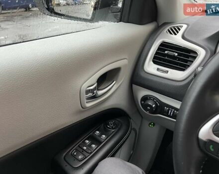 Білий Джип Compass, об'ємом двигуна 2.36 л та пробігом 67 тис. км за 19999 $, фото 23 на Automoto.ua