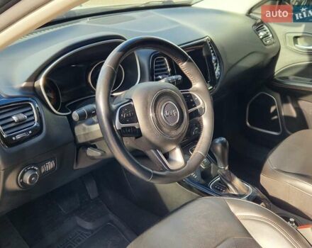 Джип Компас 2020 в Сумах на Automoto.ua Белый Джип Компас, объемом двигателя 2.36 л и пробегом 71 тыс. км за 15500 $, фото 15 на Automoto.ua