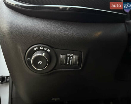 Белый Джип Компас, объемом двигателя 2.36 л и пробегом 45 тыс. км за 21900 $, фото 56 на Automoto.ua