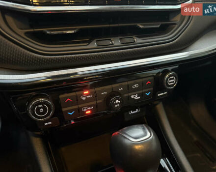 Белый Джип Компас, объемом двигателя 2.36 л и пробегом 45 тыс. км за 21900 $, фото 63 на Automoto.ua