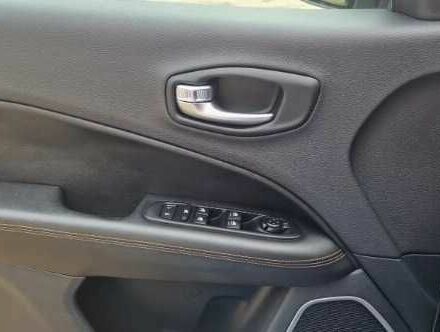 Білий Джип Compass, об'ємом двигуна 0 л та пробігом 50 тис. км за 14500 $, фото 4 на Automoto.ua