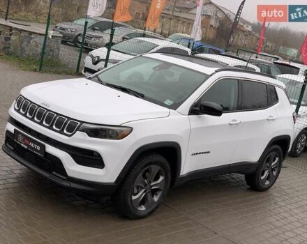 Білий Джип Compass, об'ємом двигуна 2.4 л та пробігом 63 тис. км за 18555 $, фото 2 на Automoto.ua