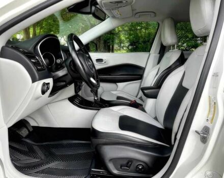 Білий Джип Compass, об'ємом двигуна 2.4 л та пробігом 28 тис. км за 9900 $, фото 9 на Automoto.ua