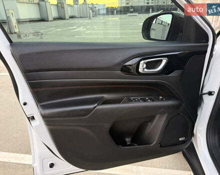 Белый Джип Компас, объемом двигателя 2.36 л и пробегом 45 тыс. км за 21900 $, фото 43 на Automoto.ua