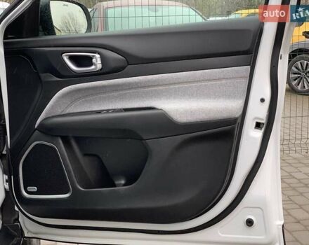 Білий Джип Compass, об'ємом двигуна 2.4 л та пробігом 63 тис. км за 18555 $, фото 35 на Automoto.ua