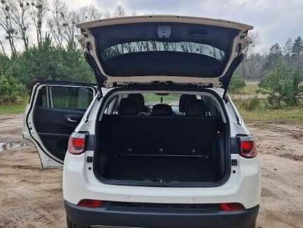 Білий Джип Compass, об'ємом двигуна 0 л та пробігом 50 тис. км за 14500 $, фото 6 на Automoto.ua