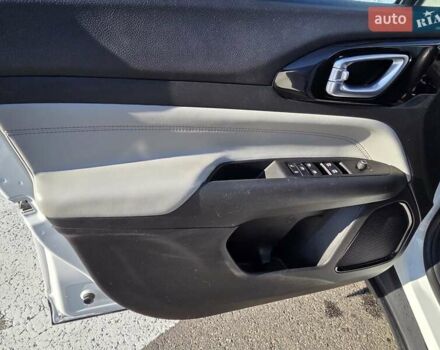 Белый Джип Компас, объемом двигателя 2.36 л и пробегом 95 тыс. км за 17800 $, фото 10 на Automoto.ua