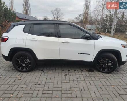 Белый Джип Компас, объемом двигателя 2.36 л и пробегом 60 тыс. км за 19899 $, фото 2 на Automoto.ua