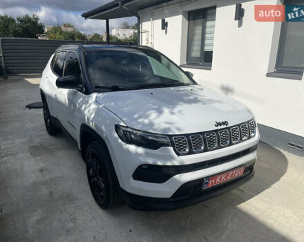 Білий Джип Compass, об'ємом двигуна 2.4 л та пробігом 93 тис. км за 17500 $, фото 4 на Automoto.ua