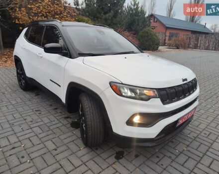 Белый Джип Компас, объемом двигателя 2.36 л и пробегом 60 тыс. км за 19899 $, фото 1 на Automoto.ua