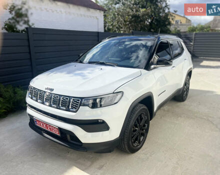 Білий Джип Compass, об'ємом двигуна 2.4 л та пробігом 93 тис. км за 17500 $, фото 6 на Automoto.ua